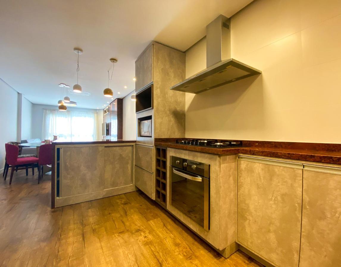 Duplex Com 03 Suites Em กรามาโด ภายนอก รูปภาพ